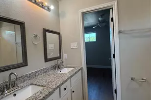 9720 Pelsey St, Houston, TX 77029 - Photo 11