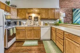 112 E Alamo St, Brenham, TX 77833 - Photo 9