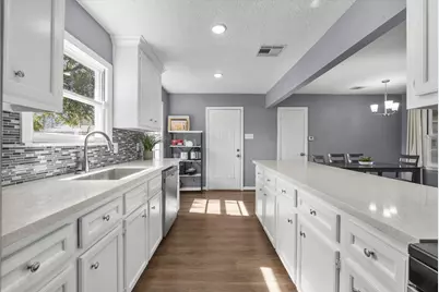 2001 5th Avenue N, Texas City, TX 77590 - Photo 13