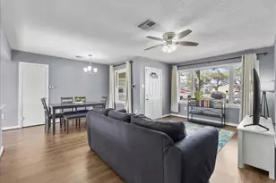 2001 5th Ave N, Texas City, TX 77590 - Photo 7