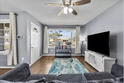 2001 5th Avenue N, Texas City, TX 77590 - Photo 5