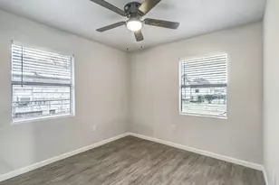 8618 Flossie Mae St, Houston, TX 77029 - Photo 7