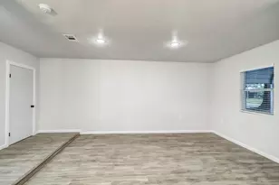 8618 Flossie Mae St, Houston, TX 77029 - Photo 3