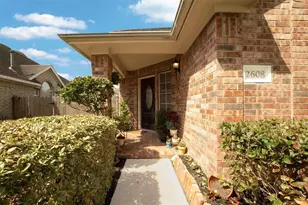 2608 Easton Springs Ct, Pearland, TX 77584 - Photo 3