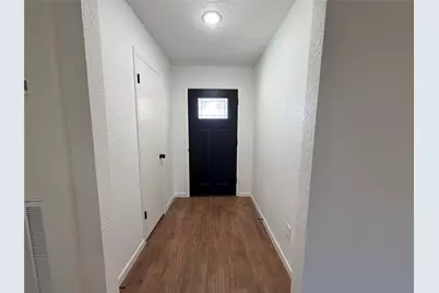 1017 Crossing Road, Angleton, TX 77515 - Photo 3