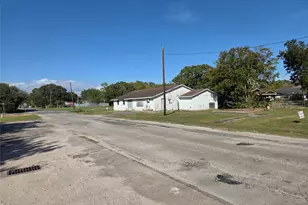 1006 5th St, Palacios, TX 77465 - Photo 1