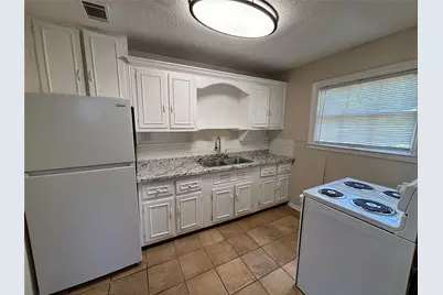 45 17th Avenue N, Texas City, TX 77590 - Photo 3