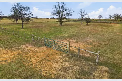3 Oak Creek Street, Gonzales, TX 78629 - Photo 15