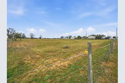 3 Oak Creek Street, Gonzales, TX 78629 - Photo 17