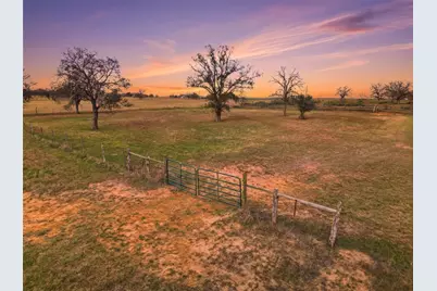 3 Oak Creek Street, Gonzales, TX 78629 - Photo 3