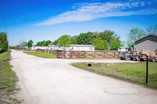1566 County Rd 610, Dayton, TX 77535 - Photo 3