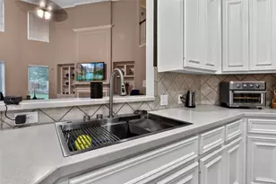 2804 Harvest Hill Dr, Friendswood, TX 77546 - Photo 17
