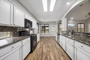 8422 W Sienna Cove Ln, Houston, TX 77083 - Photo 11
