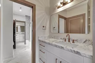 74 Briar Hollow Ln, Houston, TX 77027 - Photo 41