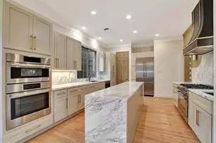 74 Briar Hollow Ln, Houston, TX 77027 - Photo 21