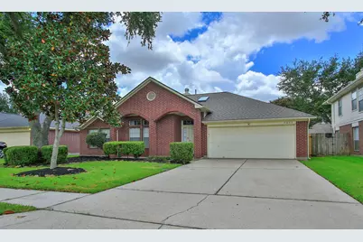 5013 Parkcrest Drive, La Porte, TX 77571 - Photo 1