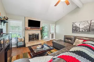 6227 Creekside Ln, League City, TX 77573 - Photo 3