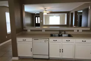 19615 Hollington Dr, Tomball, TX 77375 - Photo 9