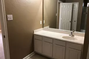 19615 Hollington Dr, Tomball, TX 77375 - Photo 5