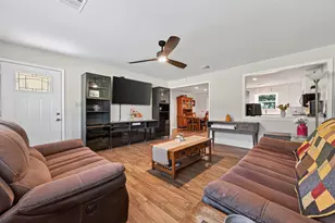 204 King Dr, Columbus, TX 78934 - Photo 9