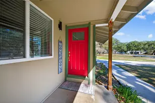 204 King Dr, Columbus, TX 78934 - Photo 5