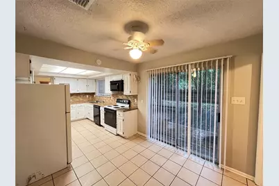 17 Briervine Court, The Woodlands, TX 77381 - Photo 7