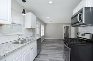 9211 Vinearbor St, Houston, TX 77033 - Photo 17