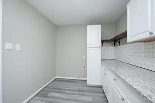 9211 Vinearbor St, Houston, TX 77033 - Photo 15