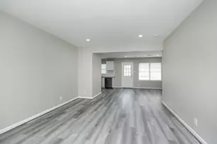 9211 Vinearbor St, Houston, TX 77033 - Photo 5