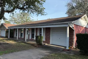 7 Maple Ln, Galveston, TX 77551 - Photo 5