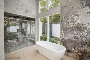 8 E Rivercrest Dr, Houston, TX 77042 - Photo 21