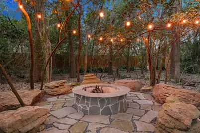 8 E Rivercrest Drive, Houston, TX 77042 - Photo 47