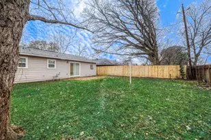 5755 Heron Dr, Houston, TX 77033 - Photo 39