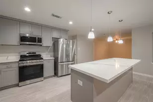 5755 Heron Dr, Houston, TX 77033 - Photo 1