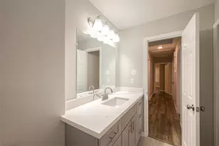 5755 Heron Dr, Houston, TX 77033 - Photo 29