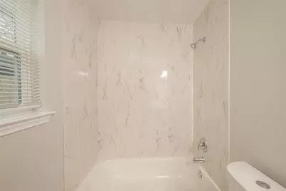 5755 Heron Drive, Houston, TX 77033 - Photo 35