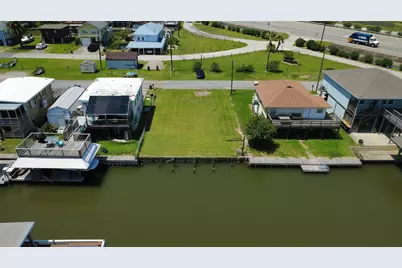 28 Lakeside Drive, Hitchcock, TX 77563 - Photo 1