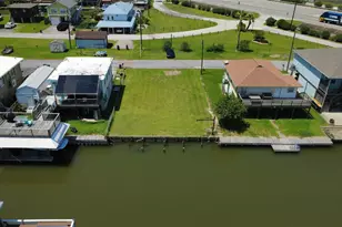 28 Lakeside Dr, Hitchcock, TX 77563 - Photo 1