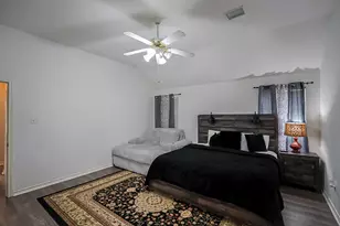 200 Canterbury Dr, Conroe, TX 77303 - Photo 15