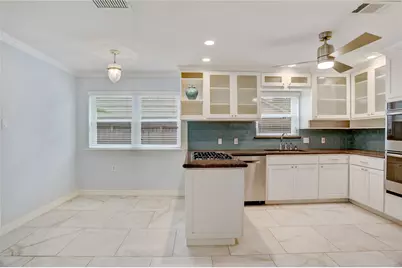 10321 Willowgrove Drive, Houston, TX 77035 - Photo 15