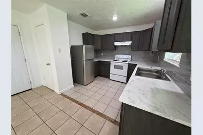 9911 Cardinal Street, La Porte, TX 77571 - Photo 11