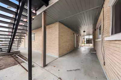 516 Holiday Drive, Galveston, TX 77550 - Photo 37
