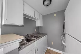 516 Holiday Dr, Galveston, TX 77550 - Photo 5