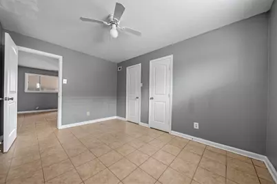 516 Holiday Drive, Galveston, TX 77550 - Photo 9