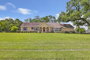 111 S 8th St, Highlands, TX 77562 - Photo 7