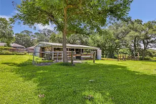 111 S 8th St, Highlands, TX 77562 - Photo 43