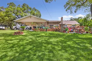 111 S 8th St, Highlands, TX 77562 - Photo 13