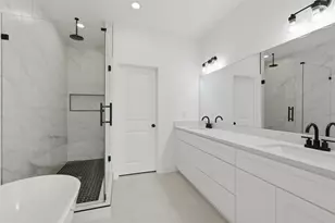 7413 Charlie St, Houston, TX 77088 - Photo 23