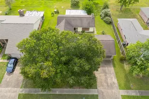 422 W Castle Harbour Dr, Friendswood, TX 77546 - Photo 25