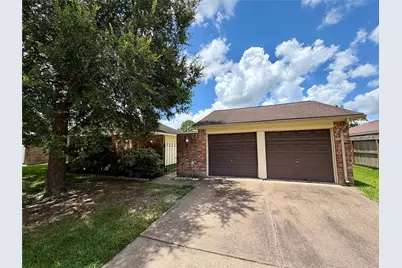 422 W Castle Harbour Dr, Friendswood, TX 77546 - Photo 1